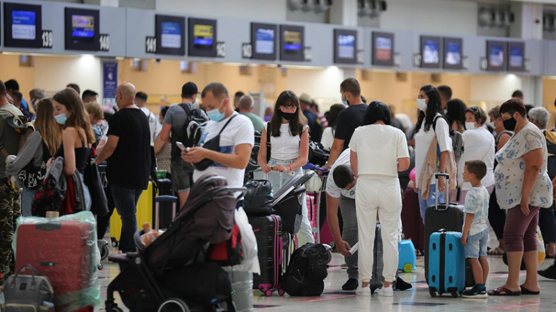2025’in İlk Dört Ayında Türkiye’ye Gelen Yabancı Ziyaretçi Sayısında Düşüş: Günübirlikçiler Dahil Ed