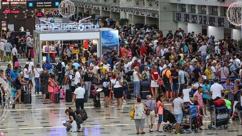 Türkiye’ye 2025’in İlk 4 Ayında 12,7 Milyon Ziyaretçi Geldi: Almanya Zirvede