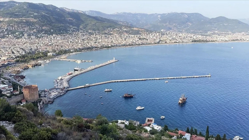 Alanya’da Yaz Sonu Bereketi: Doluluklar Yüzde 95’e Ulaştı
