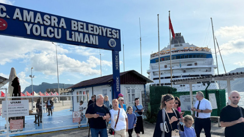 ‘Astoria Grande’ Kruvaziyeri Amasra’yı Ziyaret Etti