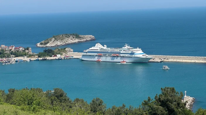 Bartın’ın Amasra Limanı Kruvaziyer Turizminde Karadeniz’in Önemli Durağı Olmaya Devam Ediyor