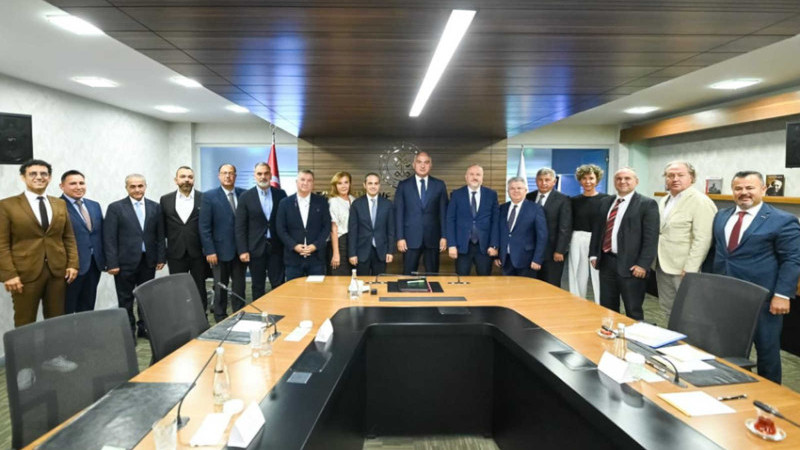 Bakan Ersoy, TÜROFED Yönetimiyle Bir Araya Geldi: Turizmde Ortak Akıl ve İş Birliği Mesajı