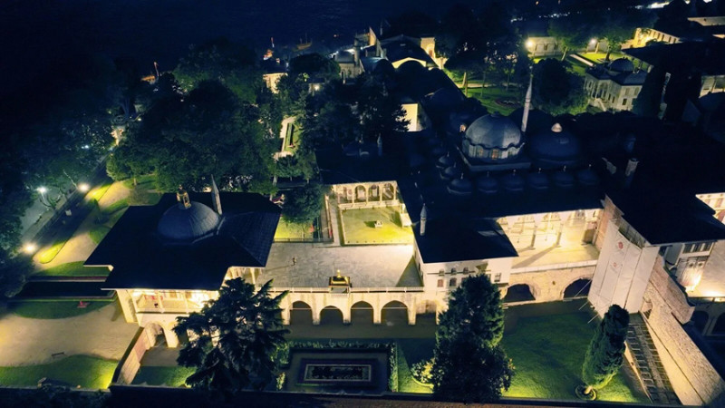 Topkapı Sarayı Yaz Akşamları Ziyarete Açılıyor: Gece Turlarına Tarih ve Bilet Fiyatları Belli Oldu