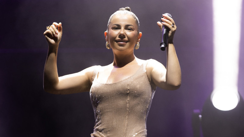 FashionTV Luxe Resort’ta Merve Özbey Rüzgarı Esti