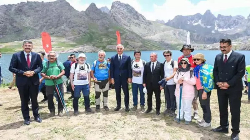 Bakan Ersoy’dan Hakkâri’ye Turizm Çıkarması: “Artık Terörle Değil, Kültür ve Turizmle Anılıyor”