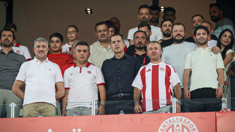Antalyaspor’dan Muhteşem Galibiyet: Kasımpaşa’yı 2-1 Mağlup Etti! Rıza Perçin Liderliğinde Parlayan 