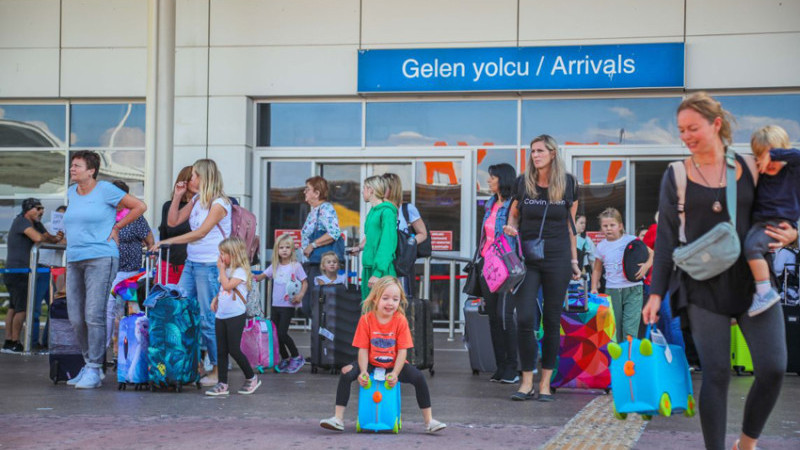 Antalya’ya Sadece Ağustosta 2 Milyon 711 Bin Turist Geldi