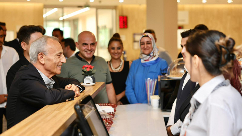 Küçükçekmece Belediyesi Ana Hizmet Binasına Yeni Sosyal Alan: Kafe K Hizmete Açıldı