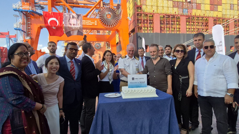 Mersin Uluslararası Limanı, Yeni Tamamlanan Emh2 Terminalinde İlk 400 Metrelik Mega Gemiyi Karşıladı