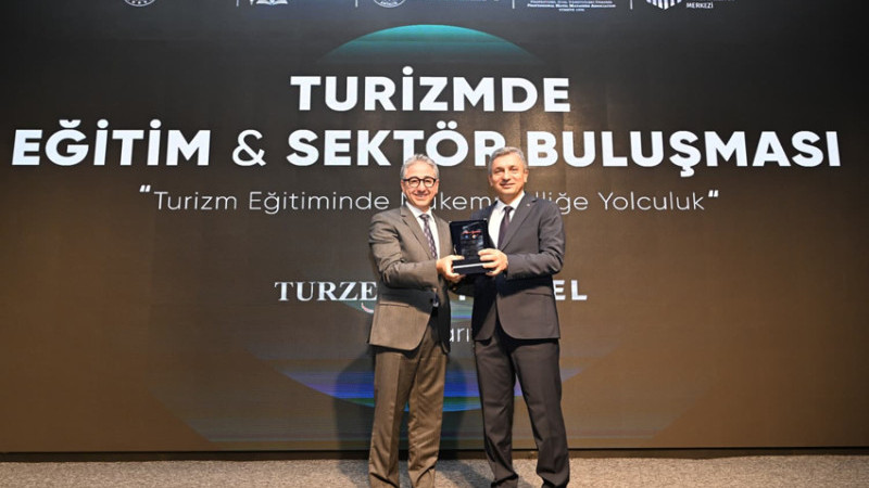 Turizmde Eğitim Ve Sektör Temsilcileri Antalya’da Bir Araya Geldi